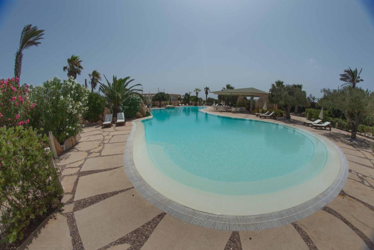 Cupola Bianca Resort LMP Buitenkant foto