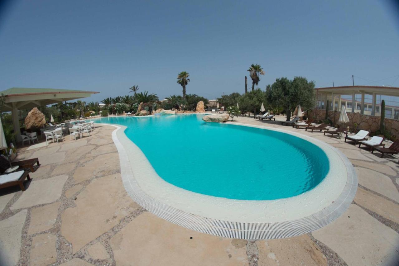 Cupola Bianca Resort LMP Buitenkant foto